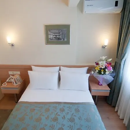 Aparthotel Qinn Apartments 3*